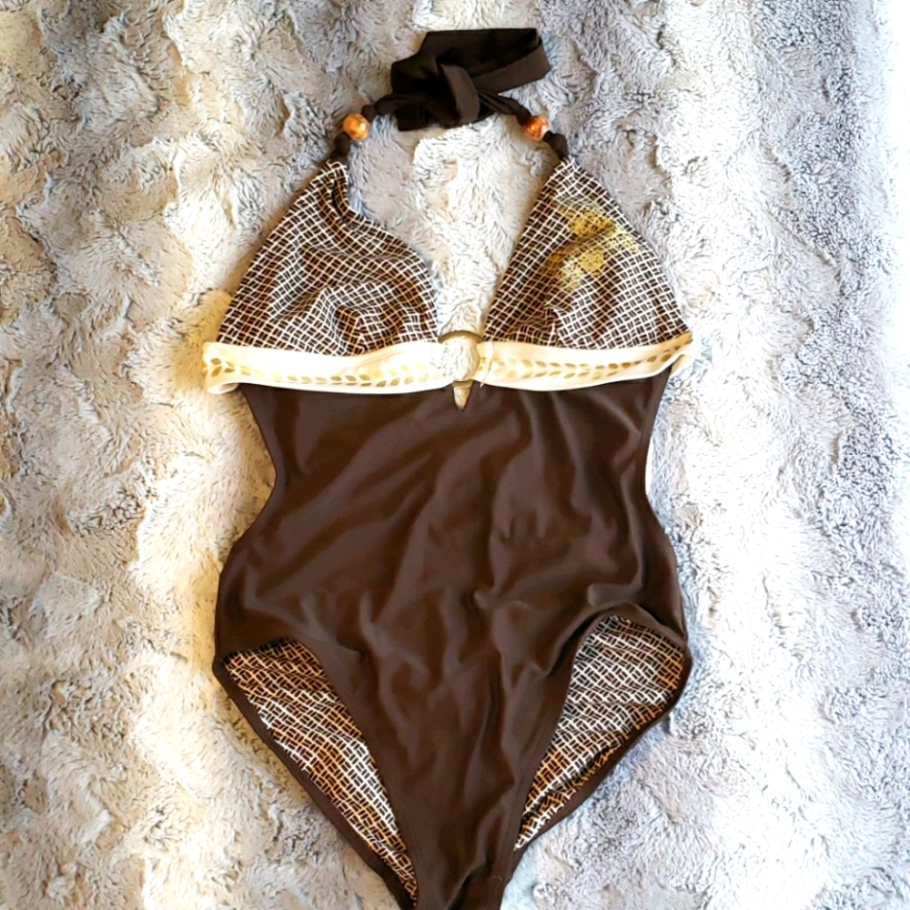 Sun and sand on piece bathing suit (S 4/6)